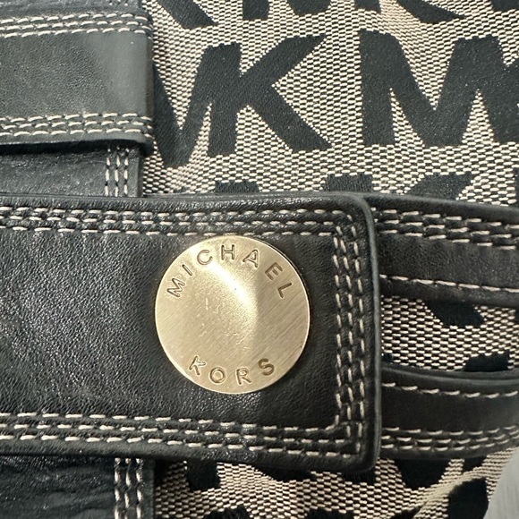 Michael Kors Shoulder Bag - Picture 3 of 5